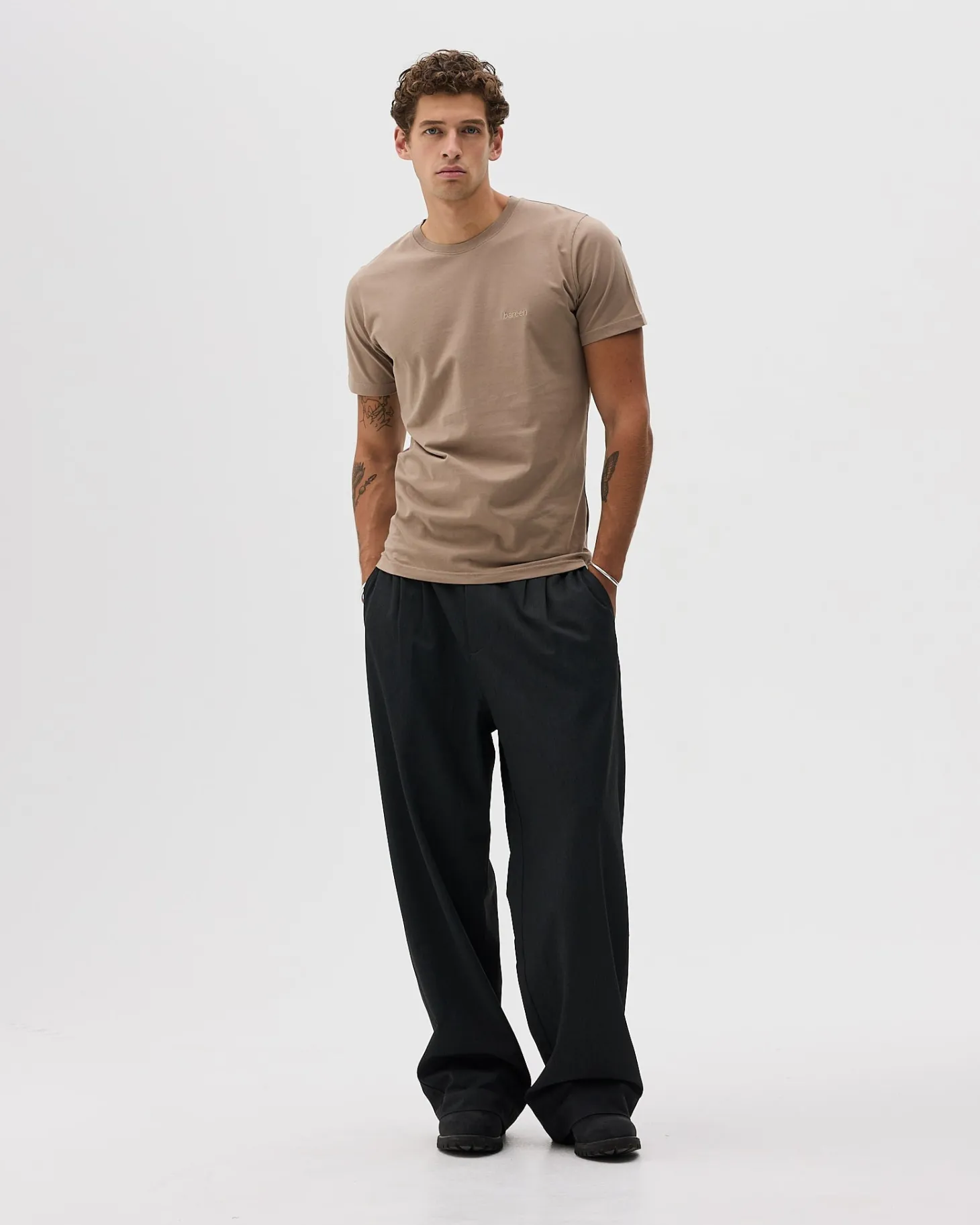 Classic Fit, Men - Embroidered Logo - Mocha