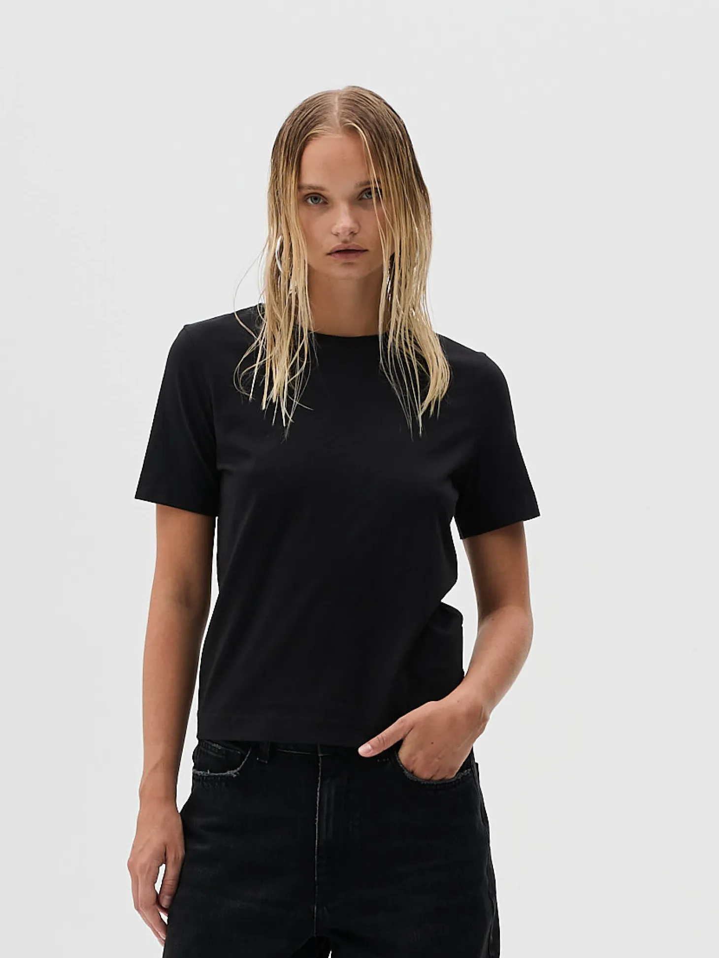 Classic Fit, Women - Black