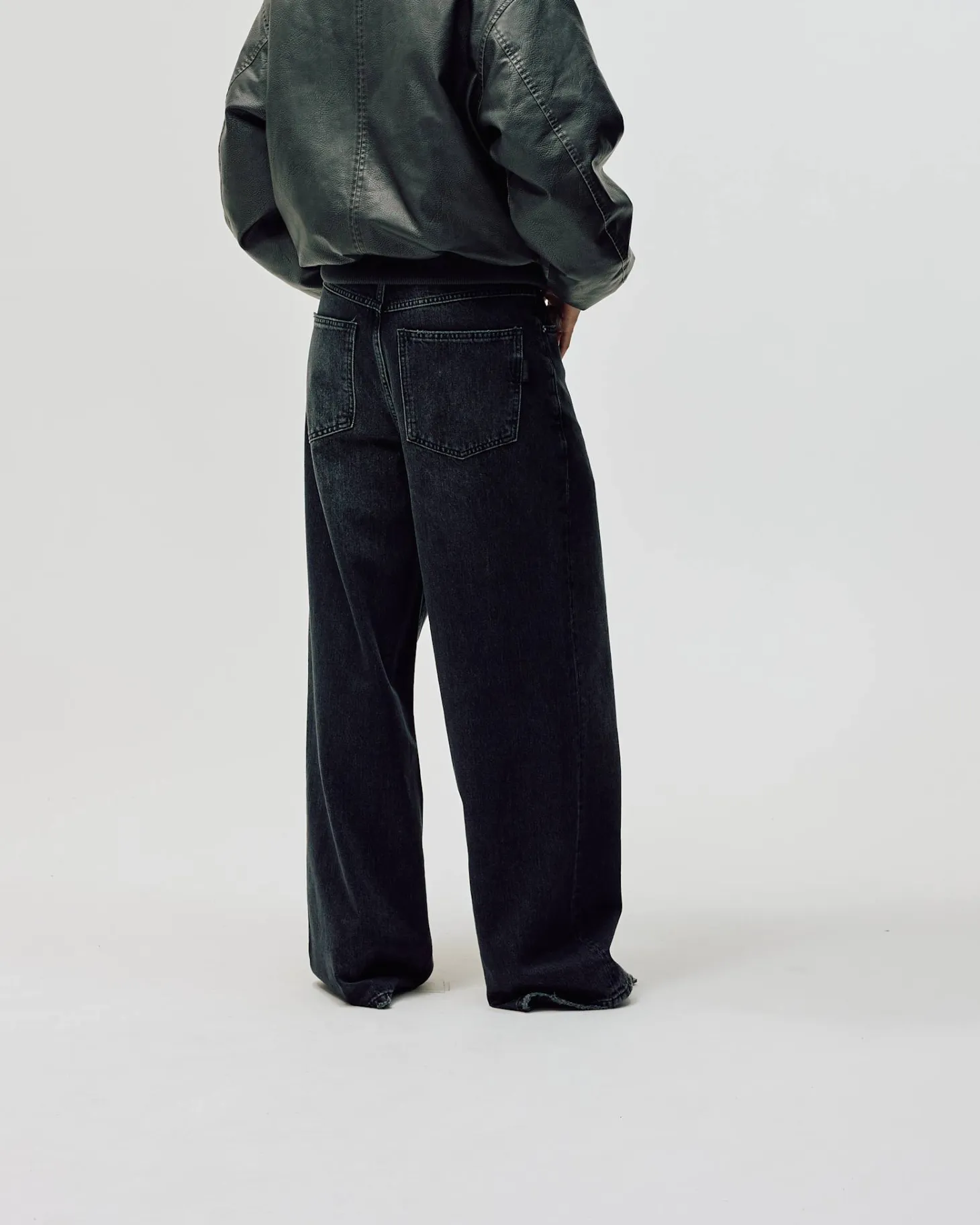 Loose Fit Jeans AW26, Women - Black Wash